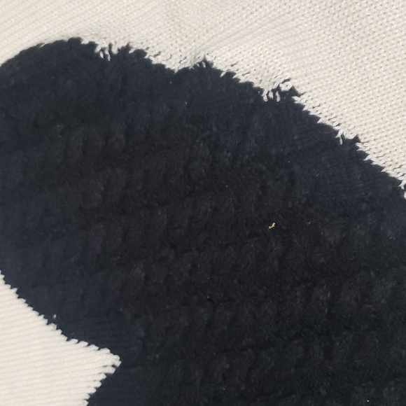 🤍🖤New boutique 🖤 heart sweater - Picture 7 of 10